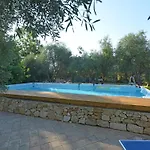 With Private Pool In Hébergement de vacances Fanusa